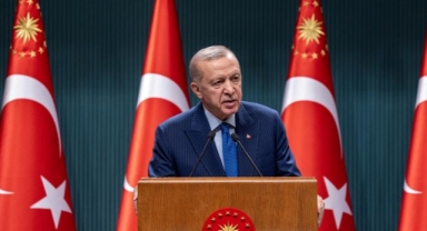 Cumhurbaşkanı Erdoğan, burs ve öğrenim kredisi yeni tutarını açıkladı