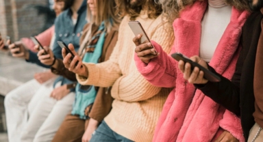 Dijital dünya, Gerçek yalnızlığı derinleştiriyor