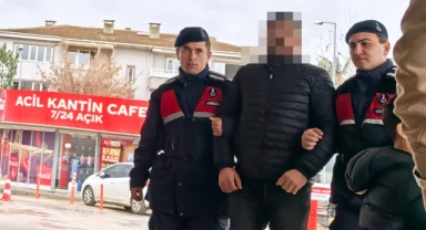 İnegöl’de Jandarma başarılı operasyonla kaçak suçluyu yakaladı