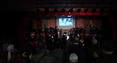Nutuk Osmangazi’de teatral gösteriyle anlatıldı