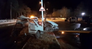 Ortadan ikiye bölünen Fiat Tofaş 1 kişiye mezar oldu