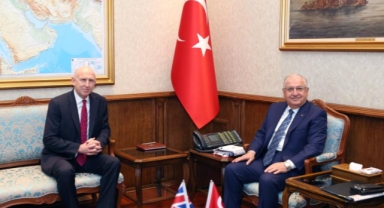 Savunma Bakanı Güler ve İngiliz Mevkidaşı Healey Görüşme Gerçekleştirdi