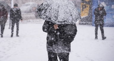 Yoğun kar ve fırtına uyarısı: Marmara ve Karadeniz etkisi altında