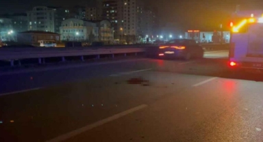 Motosiklet vinçe arkadan çarptı: 2 yaralı