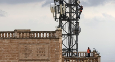 Türk Telekom CEO'su Ümit Önal: “Fiberin hızını Türkiye'nin her köşesine taşıyoruz”