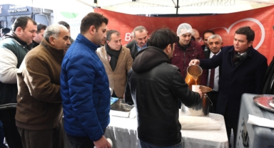 Başkan Aydın, Zekai Gümüşdiş'te Çorba ikramı ve hizmet sözleriyle vatandaşlarla buluştu