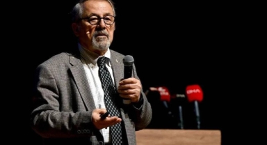 Ege’de Tehlike çanları! Santorini’de deprem fırtınası