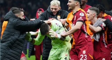 Galatasaray'da Muslera dönemi bitiyor! Yeni kaleci Lucas Perri mi olacak?