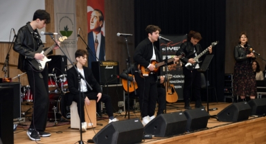 Genç yetenekler sahneye çıkıyor: Liseli orkestralar final için yarıştı