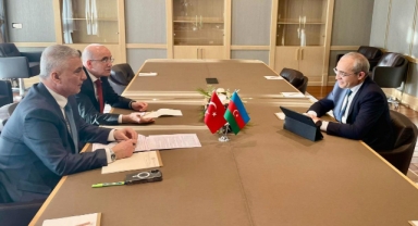 Bakan Şimşek ve Bolat, Azerbaycan Ekonomi Bakanı ile İş Birliği Görüşmesi Yaptı