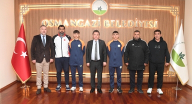 Başkan Aydın, milli sporcuları Dünya Şampiyonası'na uğurladı