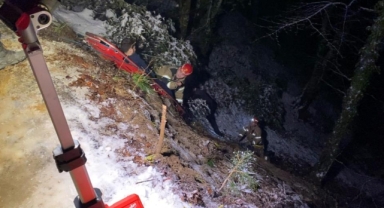 Bursa'da otomobil uçuruma yuvarlandı: 2'si ağır 5 yaralı