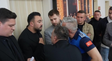 Minibüsçüler belediye meclisini bastı, ortalık gerildi