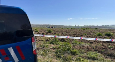 Bursa'da eğitim uçağı tarlaya mecburi iniş yaptı