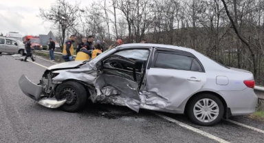 Bursa’da trafik kazası: 3 kişi yaralandı
