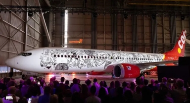 Dövme Sanatı Gökyüzüne Taşındı: Dünyanın İlk Tamamen Dövme Tasarımlı Uçağı Havalandı