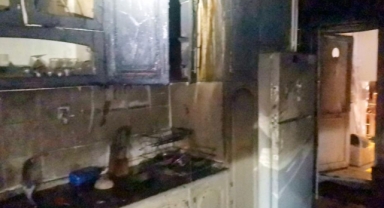 Ocakta unutulan yemek yangına sebep oldu