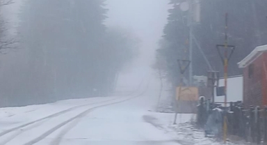 Uludağ'a nisan ayında kar yağdı