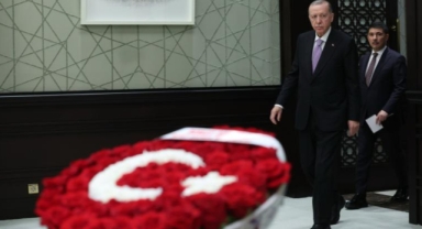 Bahçeli'den Kabine'ye Anlamlı Jest: 102 Gül Gönderdi
