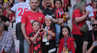 Şampiyonların Gecesi ile Stadyumda Bayram Havası Yaşandı