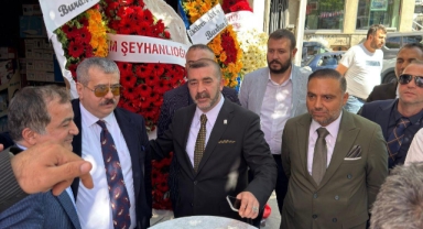 Türkiye Yüzyılı Partisi İstanbul İl Başkanlığı Mehter Eşliğinde Büyük Bir Törenle Açıldı