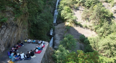 GENÇLERDEN ‘KÜREKLİDERE’DE TEMİZLİK HAREKÂTI