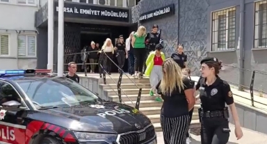 Masaj salonunda müşterilere sosyal medya kontrolü