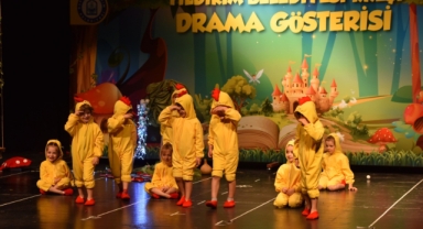 YILDIRIMLI MİNİKLERİN MEZUNİYET SEVİNCİ