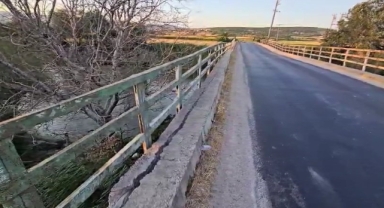 Her araç geçtiğinde beşik gibi sallanıyor