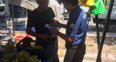 Karacabey'de polis dolandırıcılığa karşı broşür dağıttı