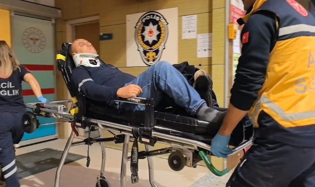 Bursa’da hafif ticari araç tırla çarpıştı: 2 yaralı