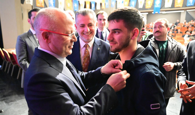 AK Parti ailesi gücüne güç katmaya devam ediyor