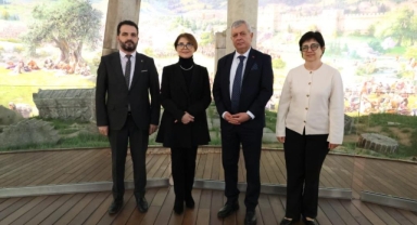 Gürcü Bakan ve dünyaca ünlü piyanist Bolkvadze'den Bursa'da tarihi yolculuk