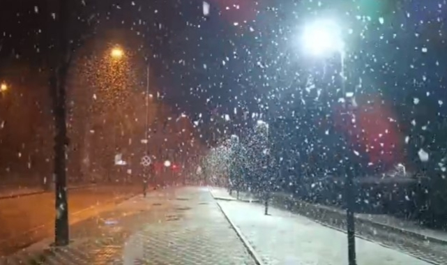 Bursa'da kar yağışı etkisini göstermeye başladı