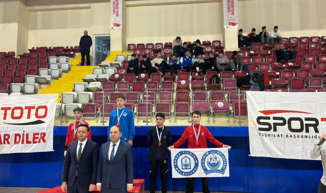 Minderde Yıldırım rüzgarı