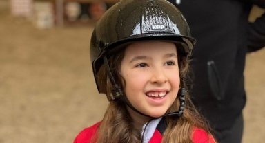 Boyundan Büyük Engelleri Aştı: 7 Yaşındaki Yasmin, Pistlerin Yeni Şampiyonu!