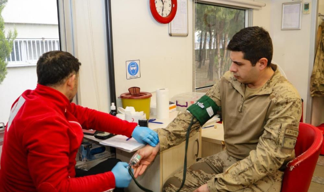Bursa Jandarması'ndan Kızılay'a anlamlı katkı