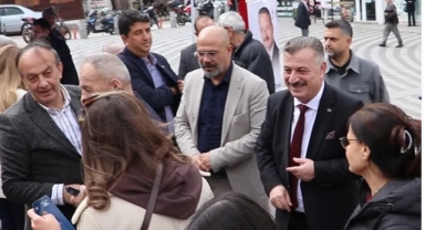 Anahtar Parti Bursa’da 200 bin ata tohumunu 2 saatte dağıttı