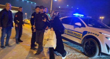 Babası kaputun üstünde oturup polise direndi