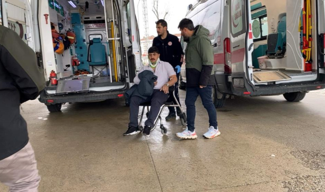 Bursa'da kamyonet ile hafif ticari araç çarpıştı: 4 yaralı