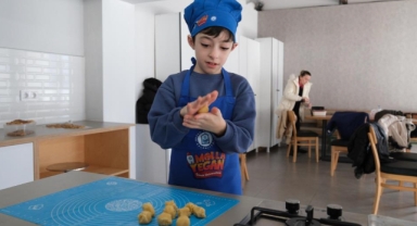 Ramazan tatlıları minik şeflerden