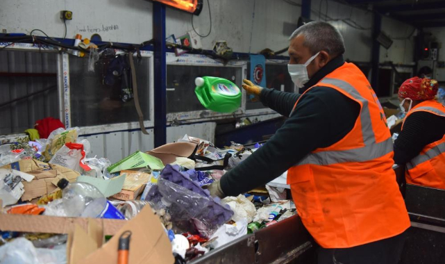 Yıldırım’da geri dönüşümle her ay 5 bin ağaç kurtarılıyor