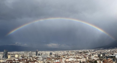 Bursa'da yağmur sonrası gökkuşağı şöleni