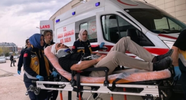 İş yerine sopalarla girip ortalığı savaş alanına çevirdiler: 4 yaralı