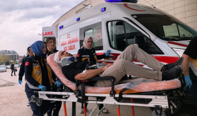 İş yerine sopalarla girip ortalığı savaş alanına çevirdiler: 4 yaralı