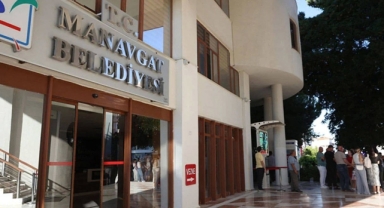 MANAVGAT’TA İTİRAF FIRTINASI… RÜŞVET ÇARKININ MERKEZİNDEKİ İSİM ETKİN PİŞMANLIĞA BAŞVURDU