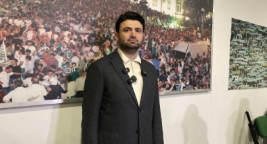 Bursaspor borç yükünden kurtuldu: Ali Ay, 700 milyon TL'den vazgeçti