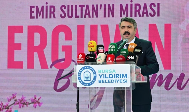 Emirsultan'da Erguvan Bayramı coşkusu