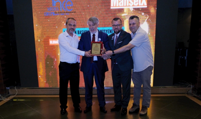 İNCE MEDYA GRUP’TAN 15. YIL ZİRVEDEKİLER ÖDÜL TÖRENİ BURSA’YA DAMGA VURDU!
