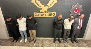 Kendisini “Cumhur İttifakı Ocakları Genel Başkanı” olarak tanıtıp artistlik yapmıştı! O şaklabanın paketlenme anı ortaya çıktı